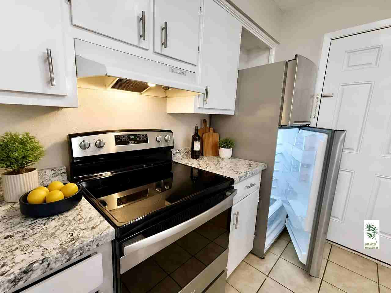 3901 Englewood Cir #3901 - Photo 5 of 31