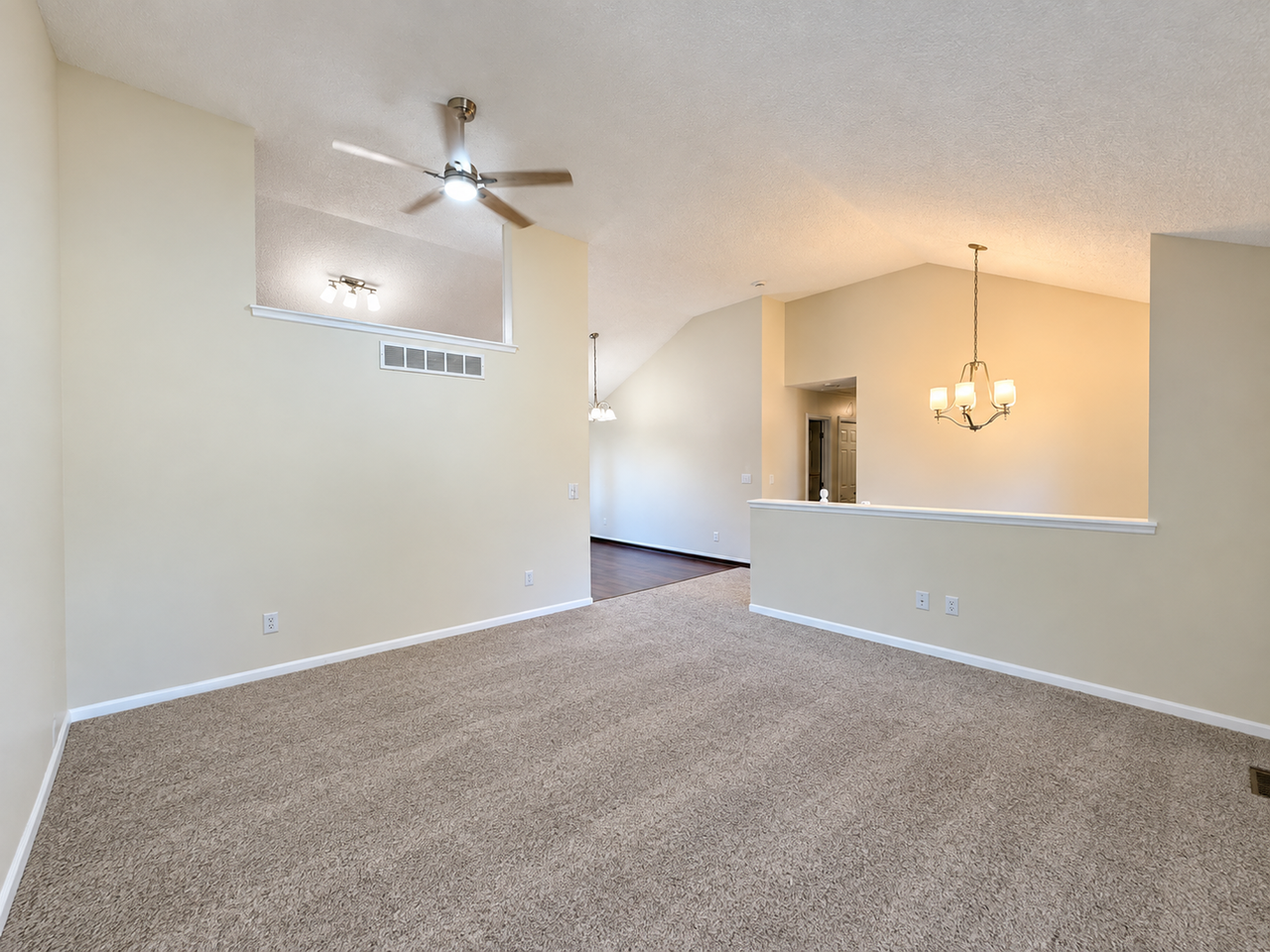 719 S Park Dr - Photo 5 of 27