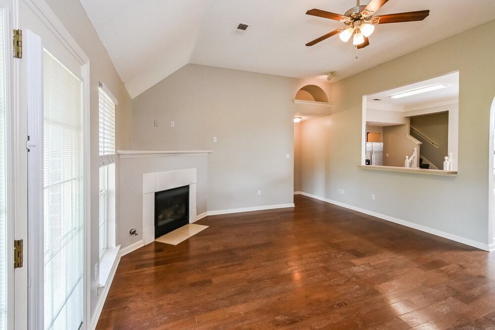 8415 Linda Shore Dr N - Photo 6 of 17