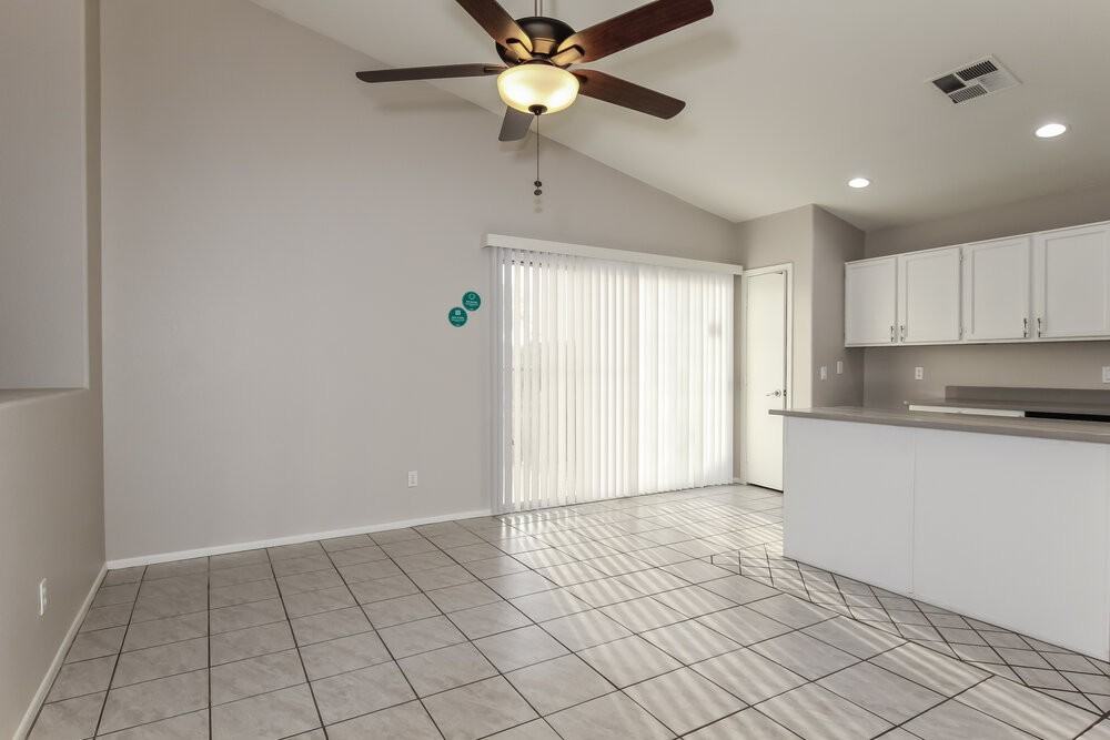 21618 N 33rd Ave - Photo 5 of 16