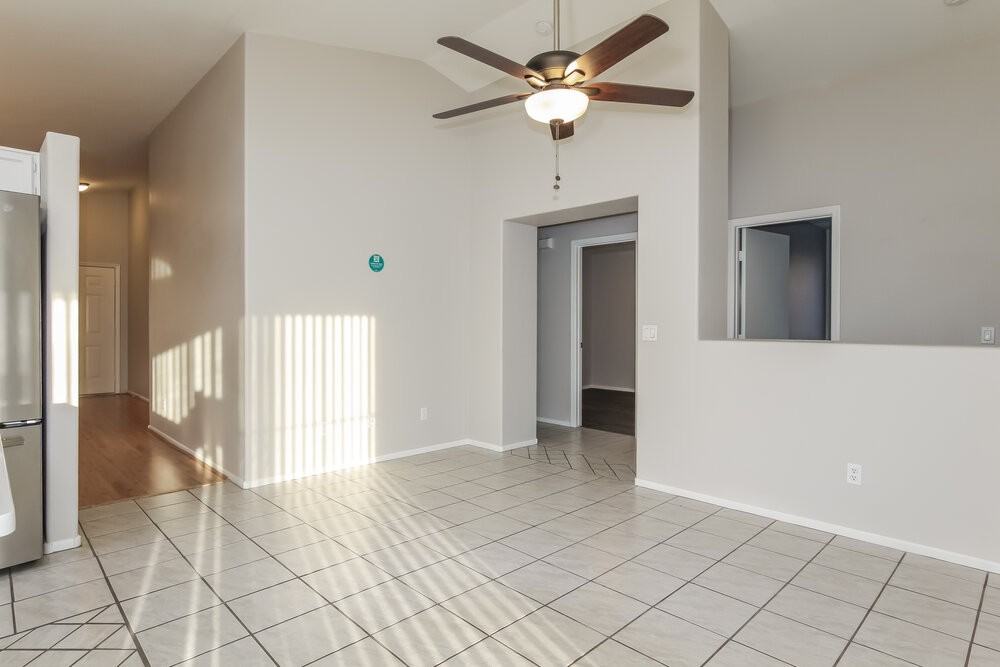 21618 N 33rd Ave - Photo 6 of 16