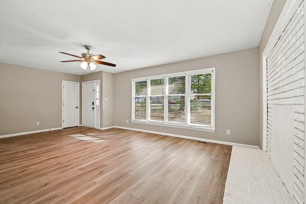 3504 Hickory Nut Ct - Photo 5 of 16
