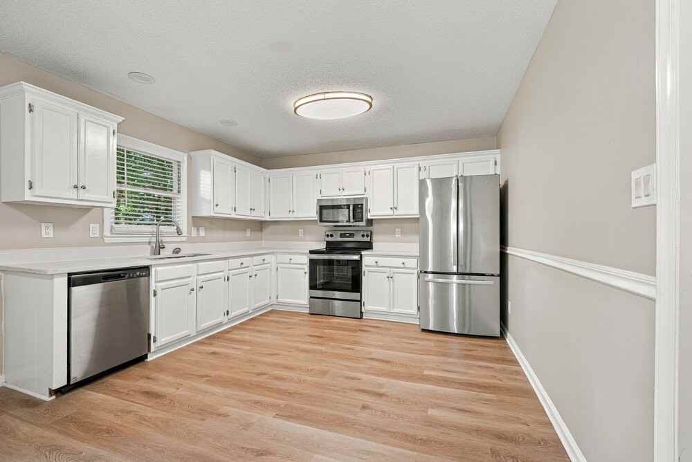 3504 Hickory Nut Ct - Photo 7 of 16