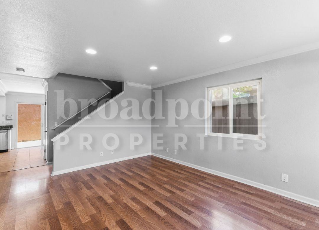 1423 N Broadway #E - Photo 4 of 26