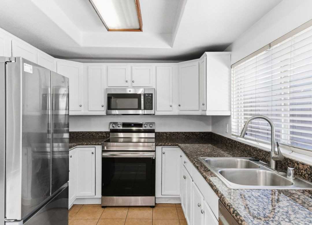 1423 N Broadway #E - Photo 7 of 26