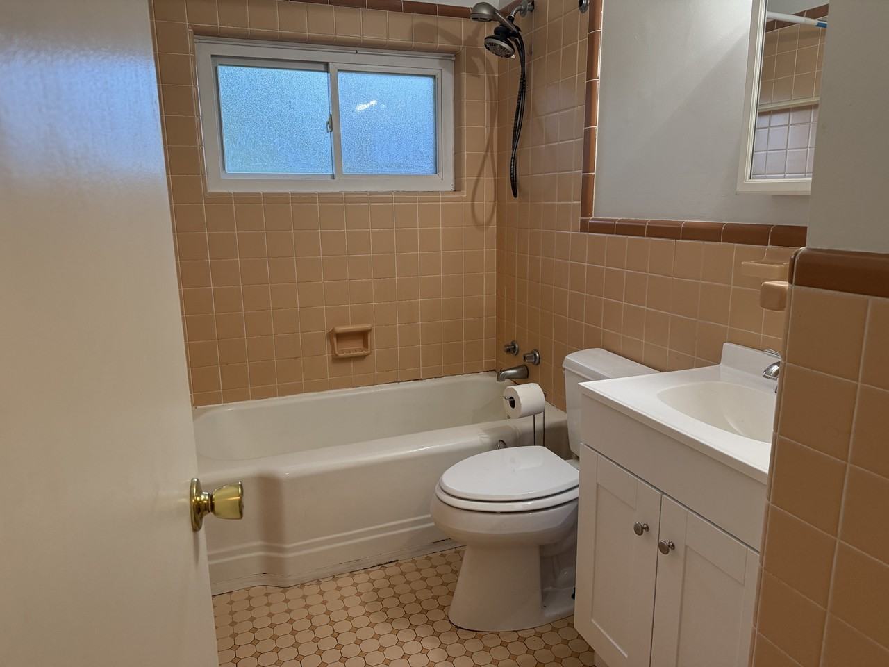 413 S Revena Blvd #413 - Photo 7 of 16