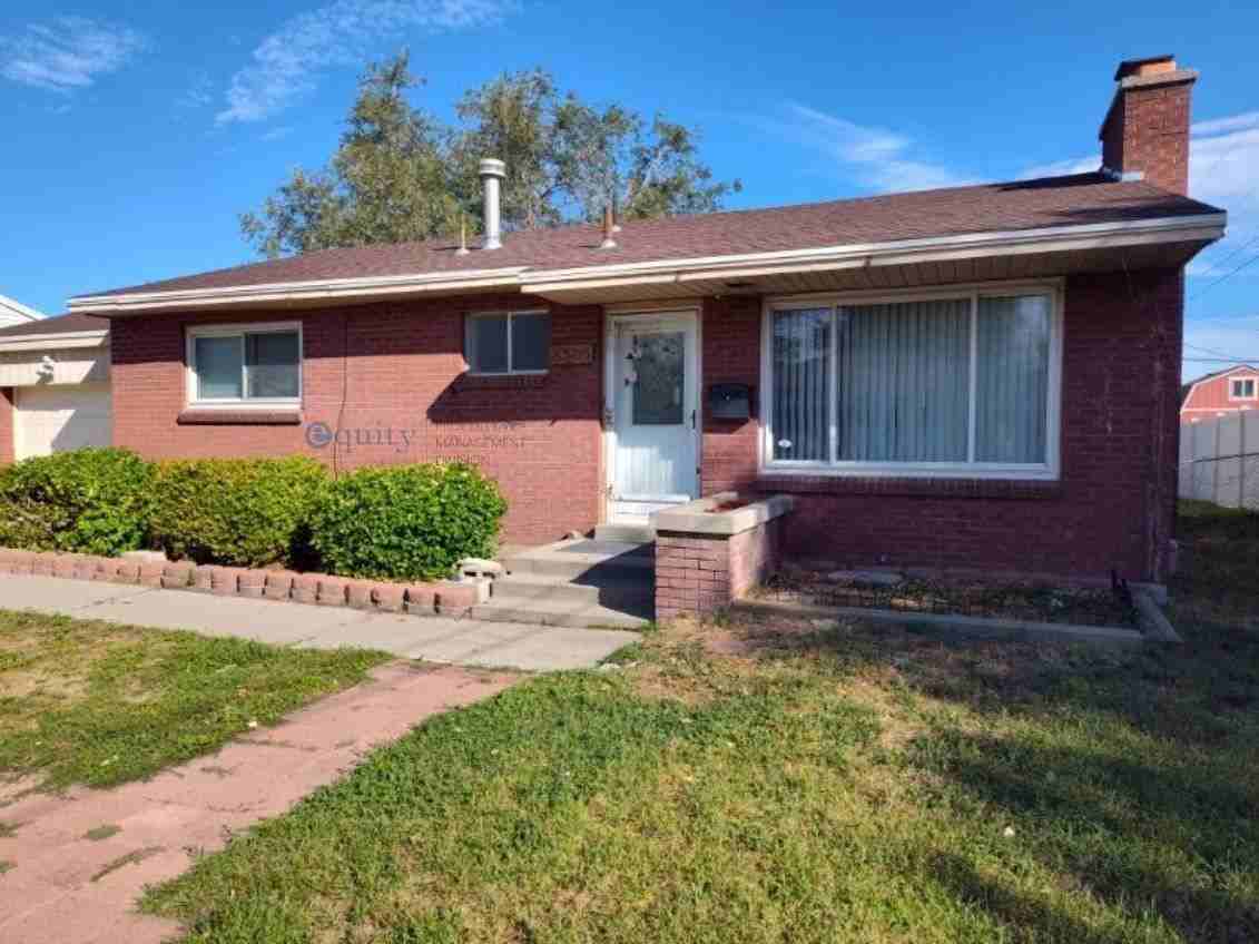 8506 W 3370 S #1 - Photo 2 of 12