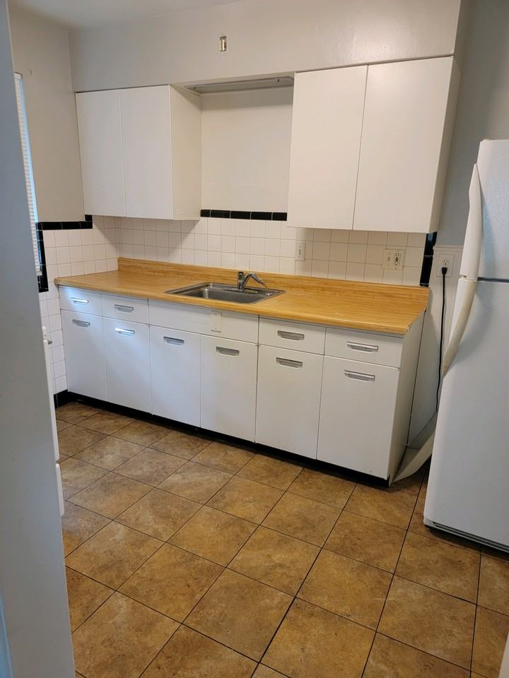 1726 Sutton Ave #4