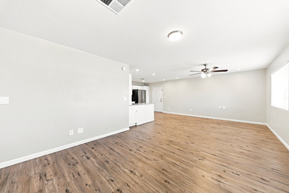 20419 N 8th Ave - Photo 5 of 17