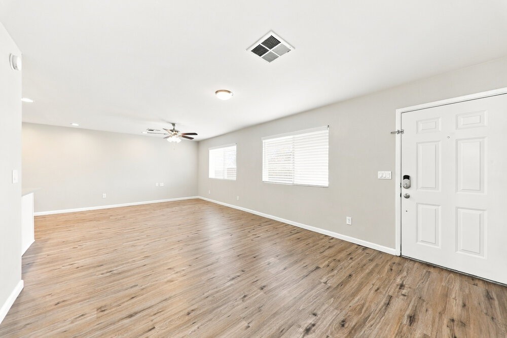 20419 N 8th Ave - Photo 6 of 17
