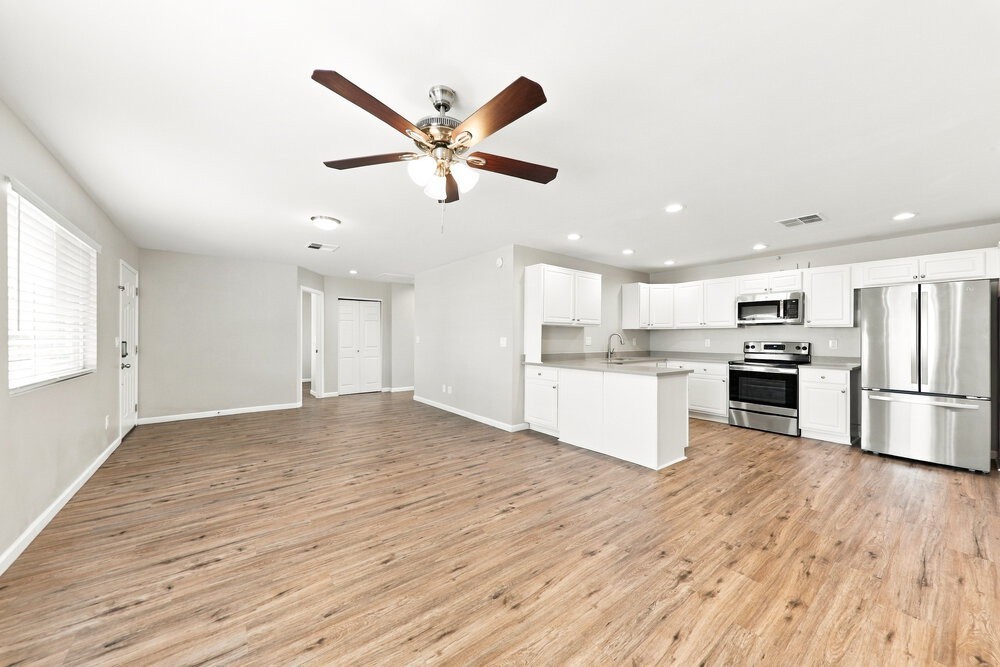 20419 N 8th Ave - Photo 7 of 17
