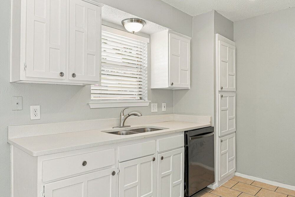 2821 Lana Cir - Photo 7 of 16