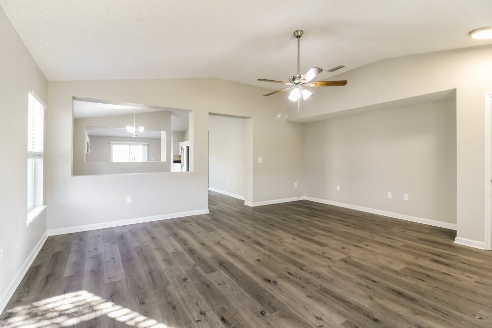 76205 Deerwood Dr - Photo 3 of 16