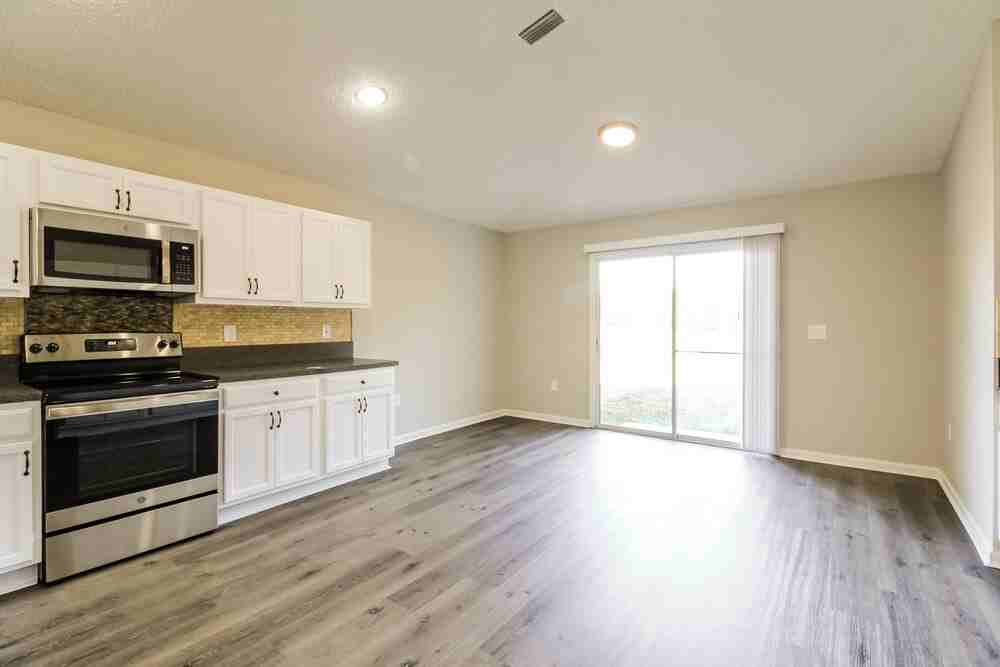 76205 Deerwood Dr - Photo 4 of 16