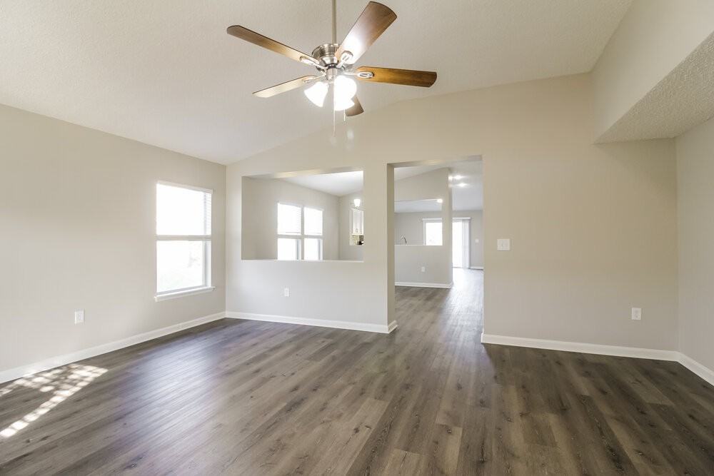 76205 Deerwood Dr - Photo 5 of 16