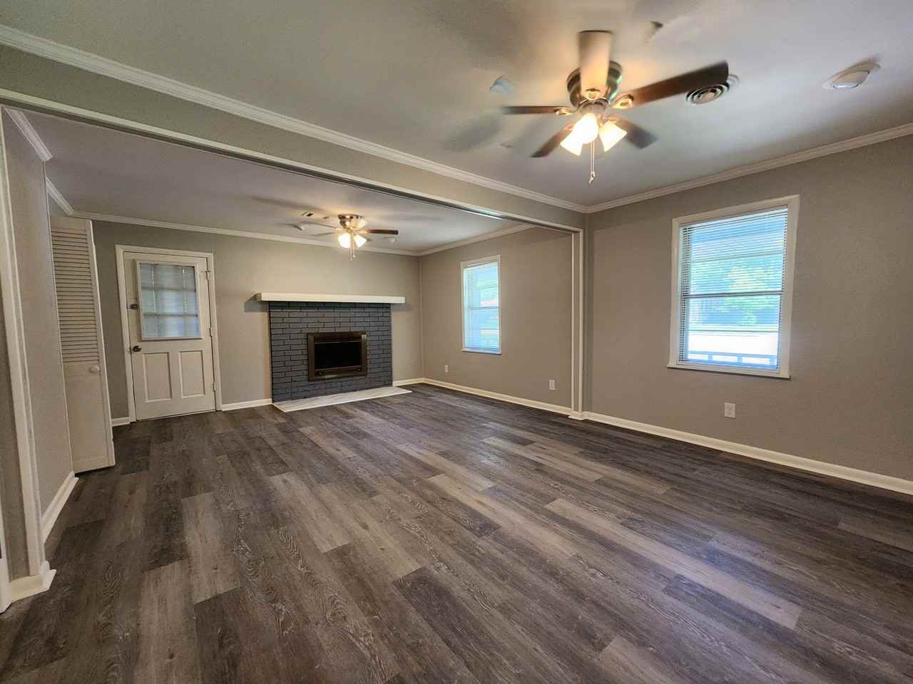 1005 Thompson St #1 - Photo 4 of 10