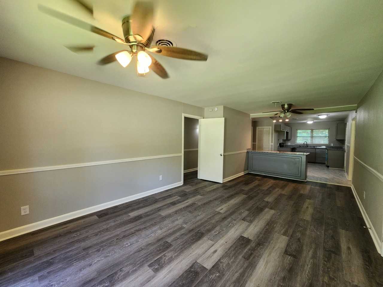 1005 Thompson St #1 - Photo 6 of 10