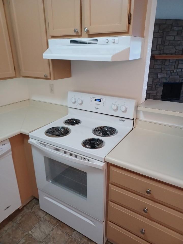 380 Zang Street - Photo 5 of 8