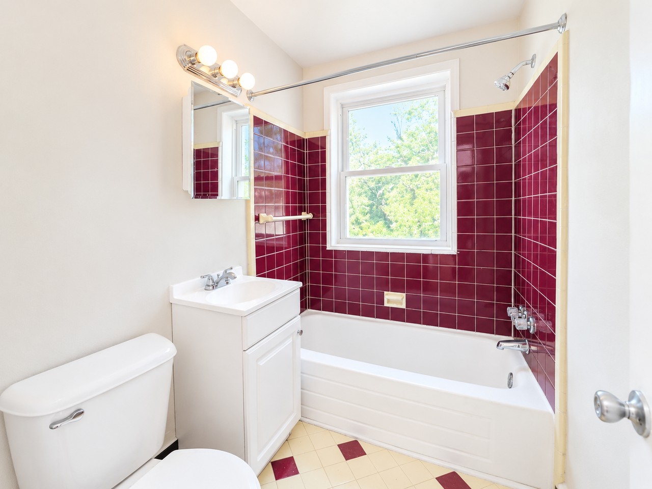 1621 Old York Road - Photo 2 of 12