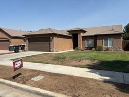 featured image of 2346 N Crowe St