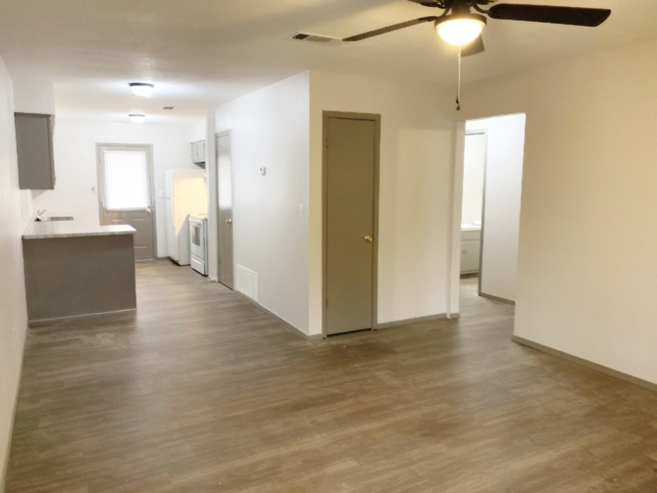 120 7th St Sw #120 - Photo 4 of 11