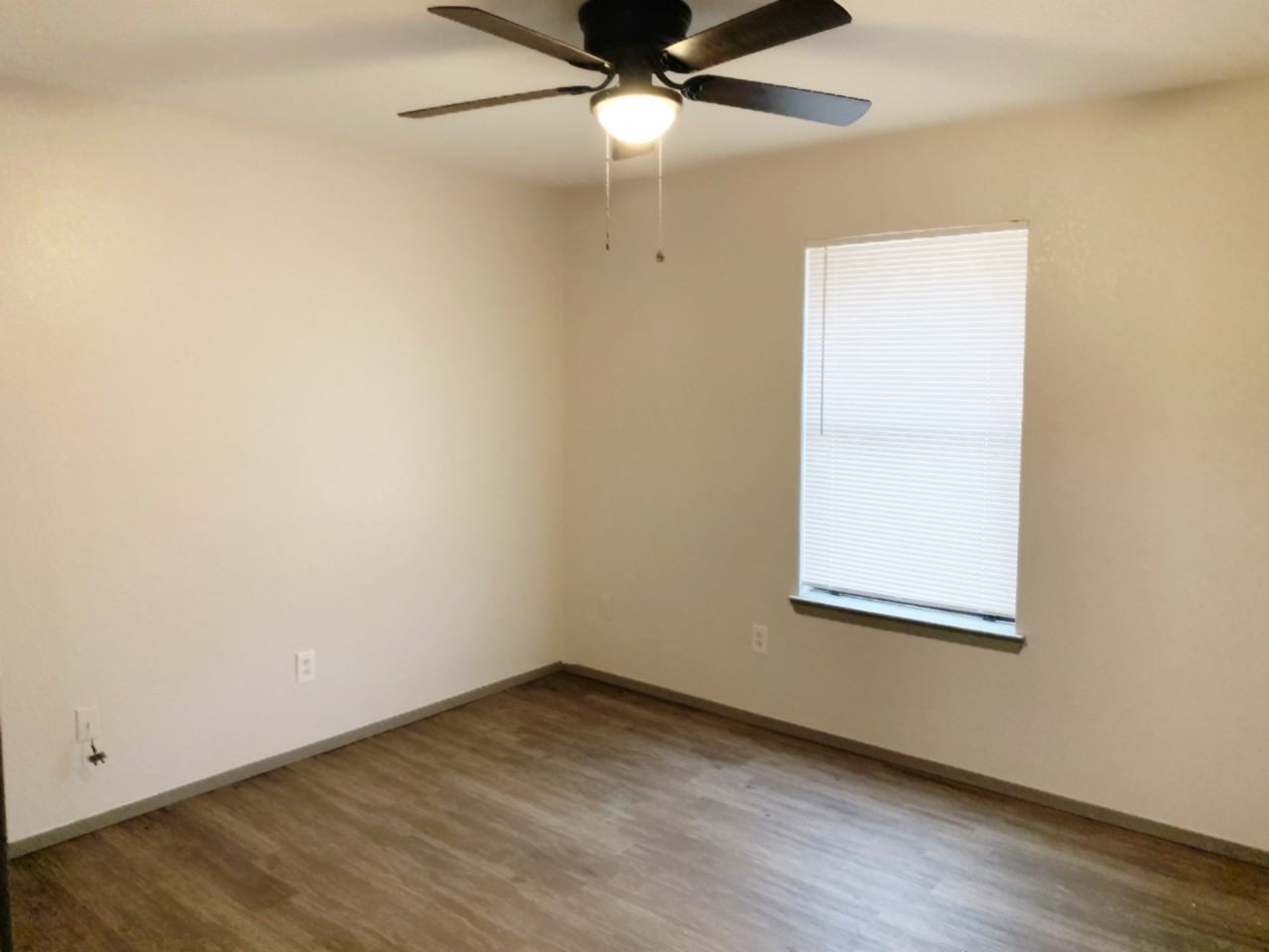 120 7th St Sw #120 - Photo 6 of 11