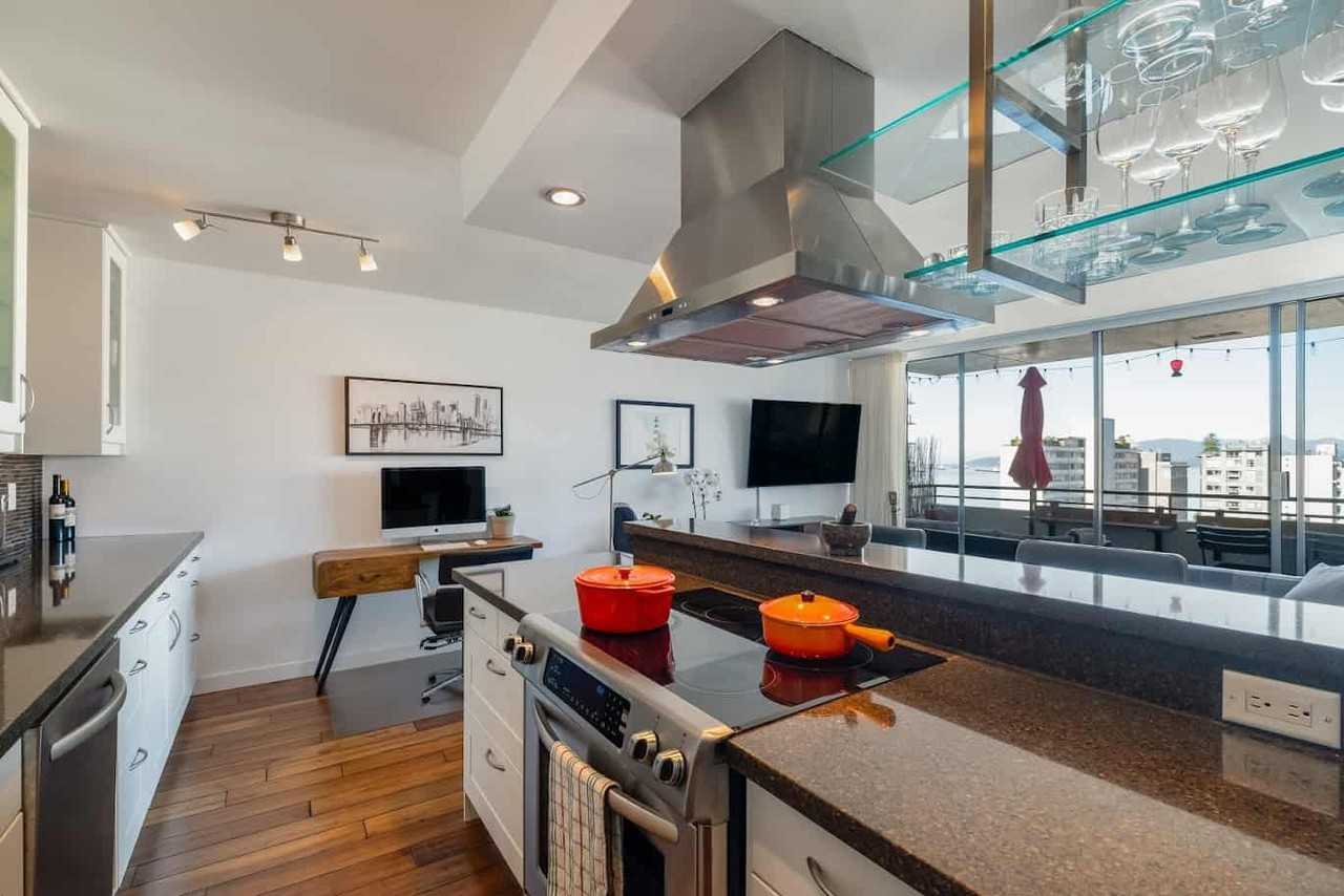 1725 Stratford Place Apts. - Photo 3 of 22