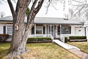featured image of 2506 16th Ave #1