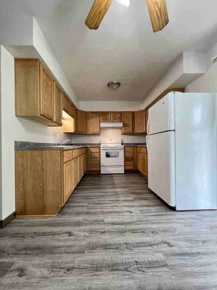 3170 Hillcrest Rd #2 - Photo 4 of 13