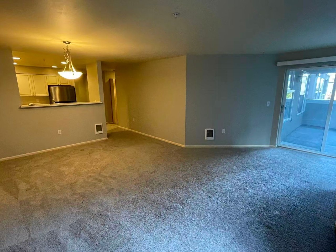 4343 Roosevelt Way Ne #304 - Photo 4 of 16
