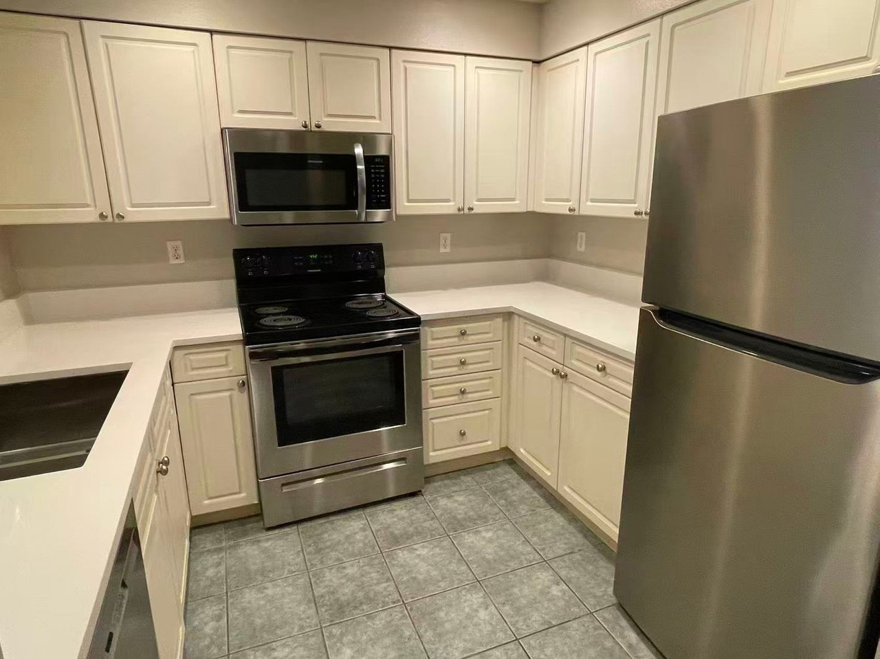 4343 Roosevelt Way Ne #304 - Photo 5 of 16