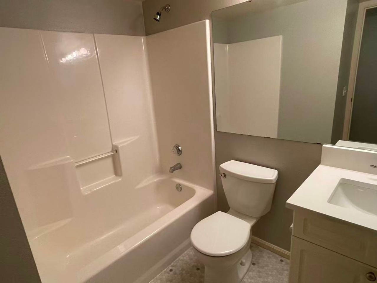 4343 Roosevelt Way Ne #304 - Photo 6 of 16
