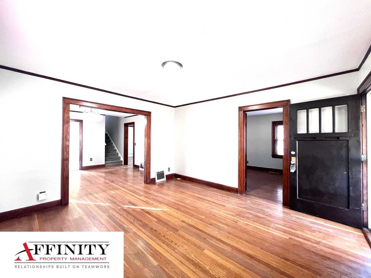 1411 Ne Englewood Rd #1 - Photo 3 of 30