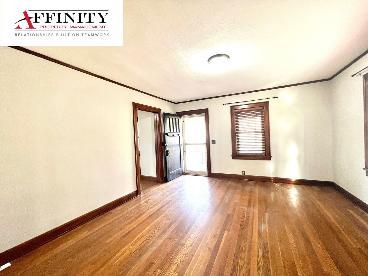1411 Ne Englewood Rd #1 - Photo 5 of 30