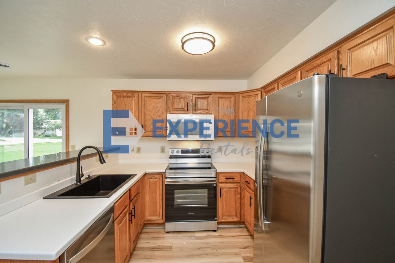 1600 S Campbell Trl - Photo 6 of 39