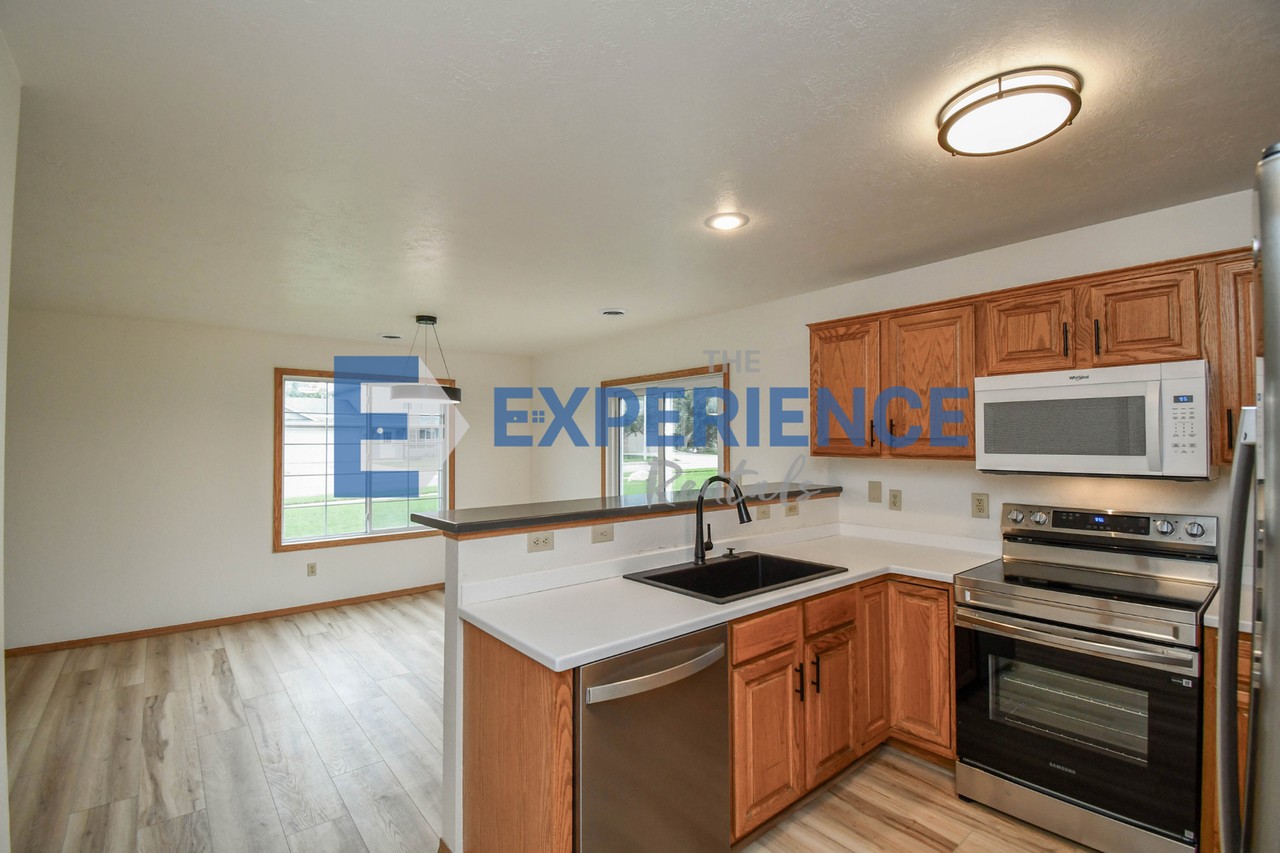 1600 S Campbell Trl - Photo 7 of 39