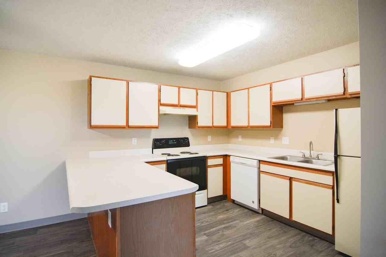 Grenoble Apartments LLC - Photo 3 of 6
