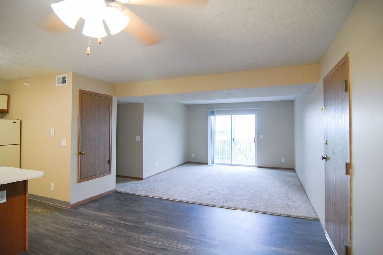 Grenoble Apartments LLC - Photo 4 of 6