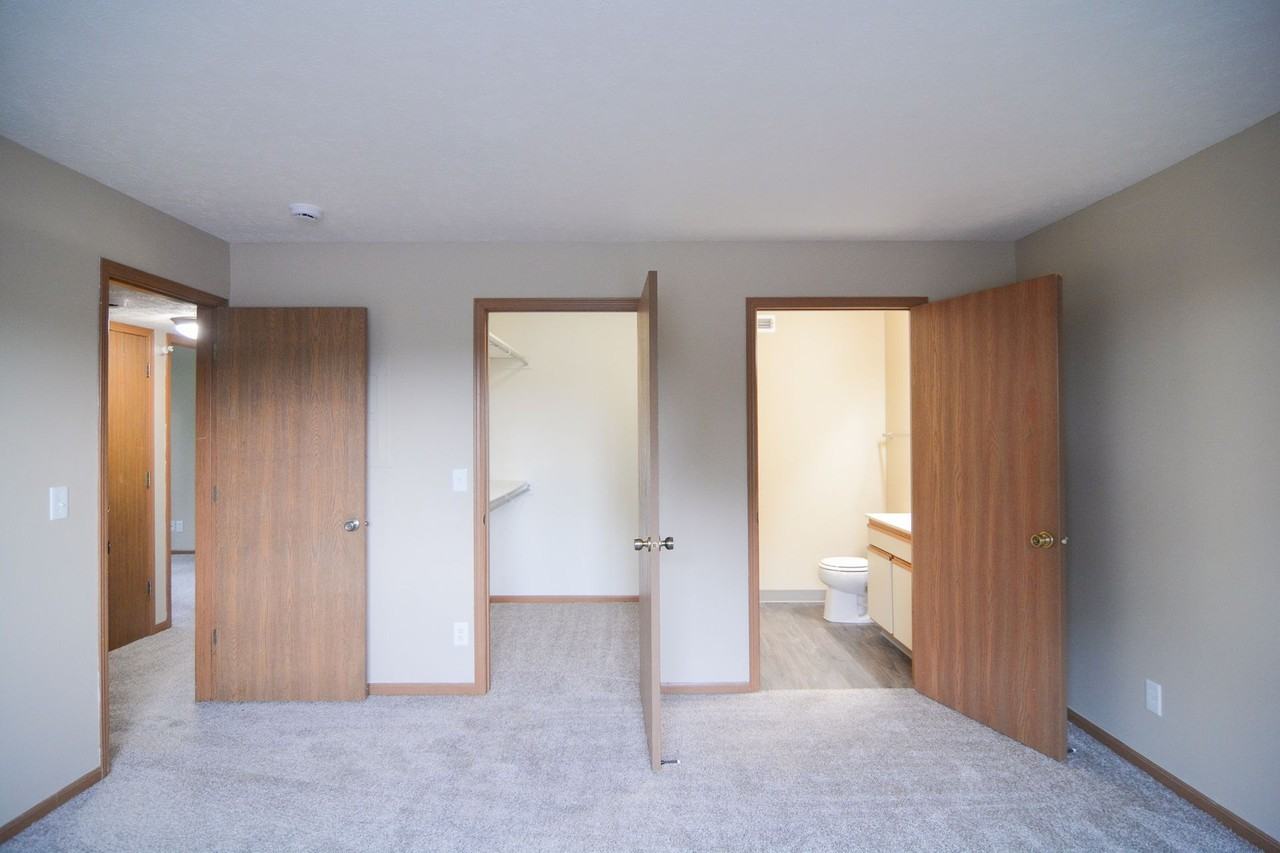 Grenoble Apartments LLC - Photo 5 of 6