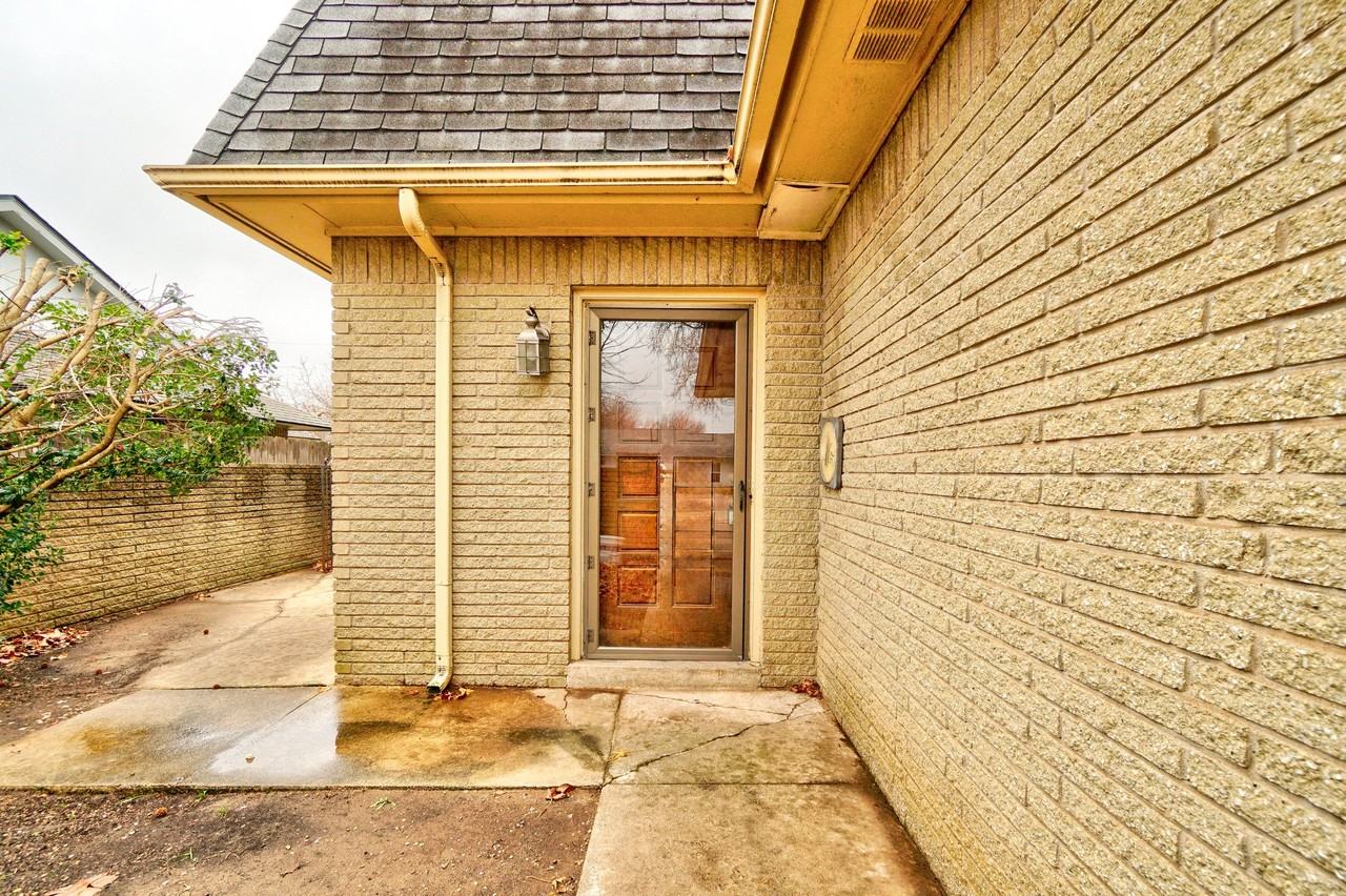 2244 Donna Dr #1 - Photo 2 of 16