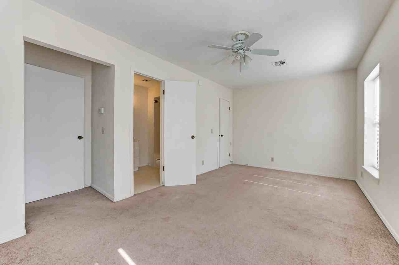 602 S Flood Ave #602 - Photo 6 of 9
