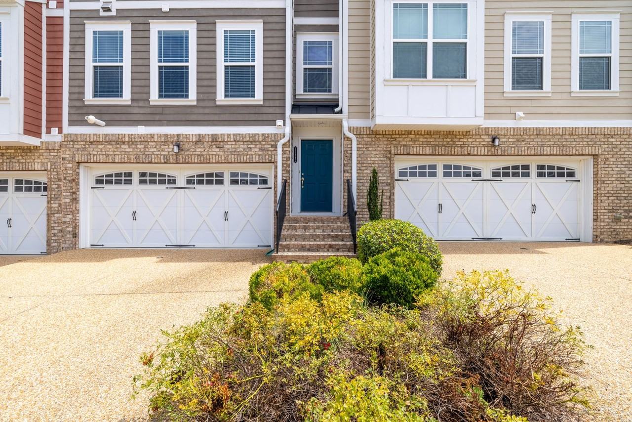 11443 Hayloft Ln - Photo 4 of 50