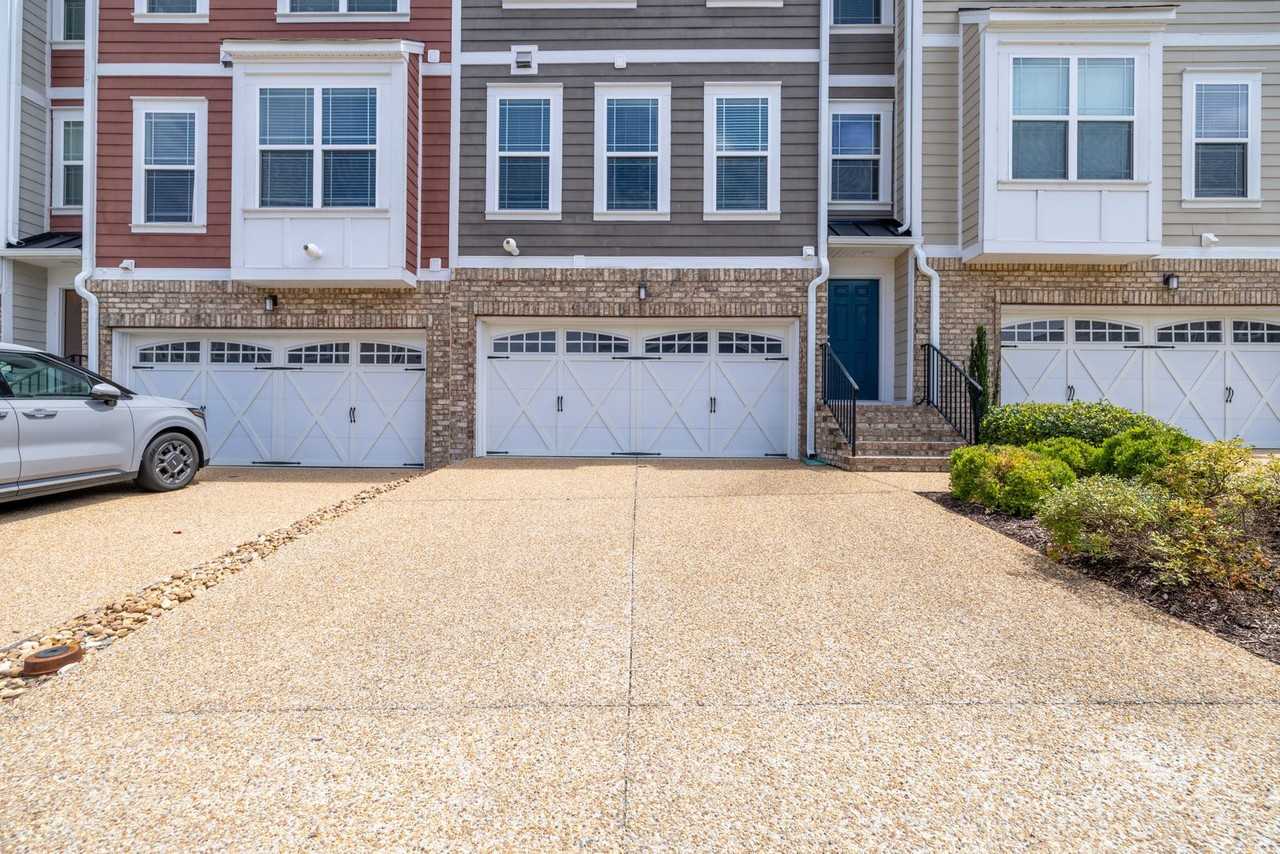 11443 Hayloft Ln - Photo 6 of 50