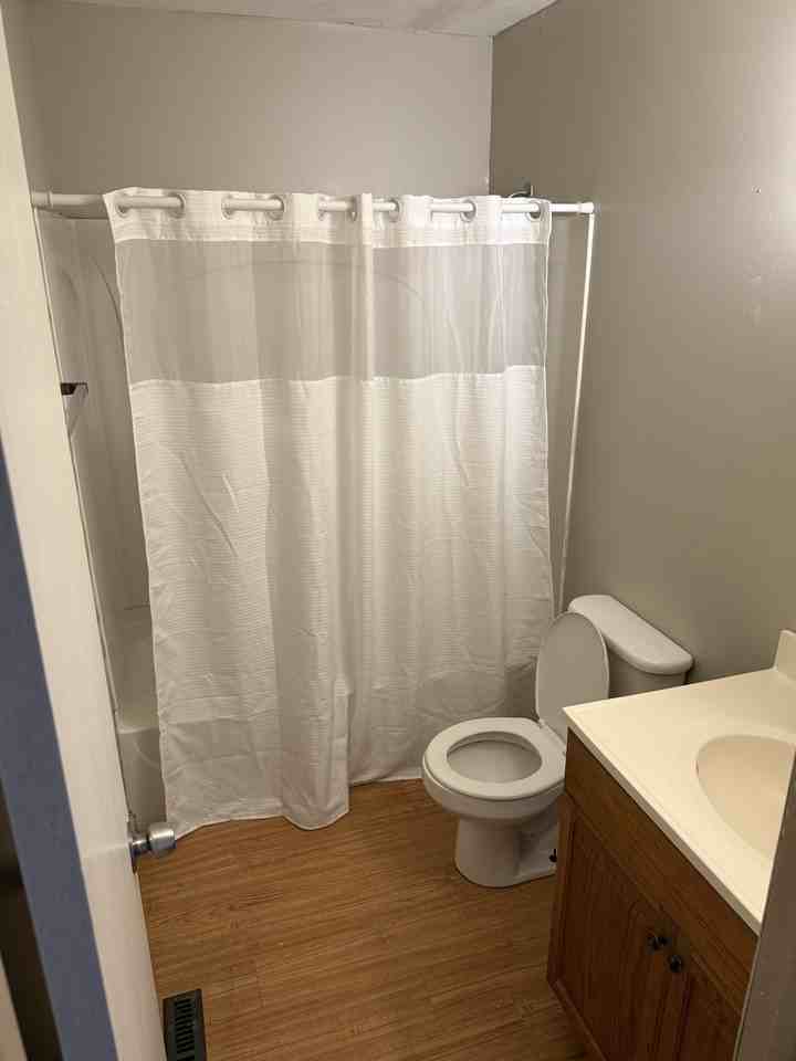 908 E 17th Ave Apt E2 #E2 - Photo 6 of 6