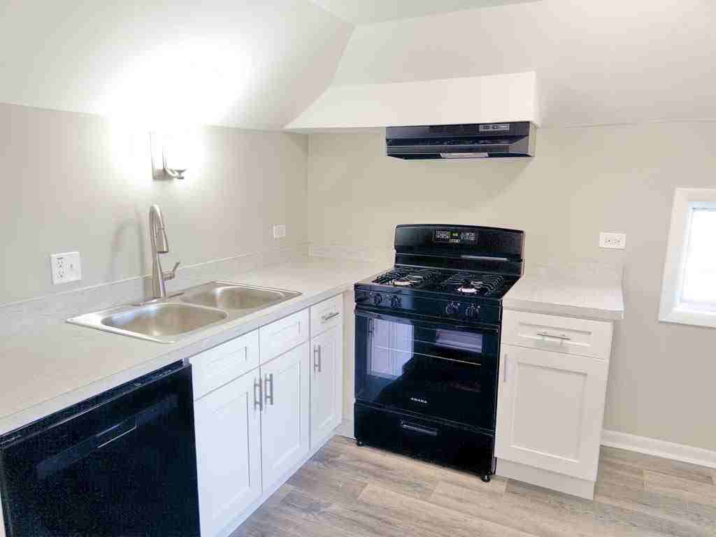 149 Hayes Ave #A - Photo 2 of 13