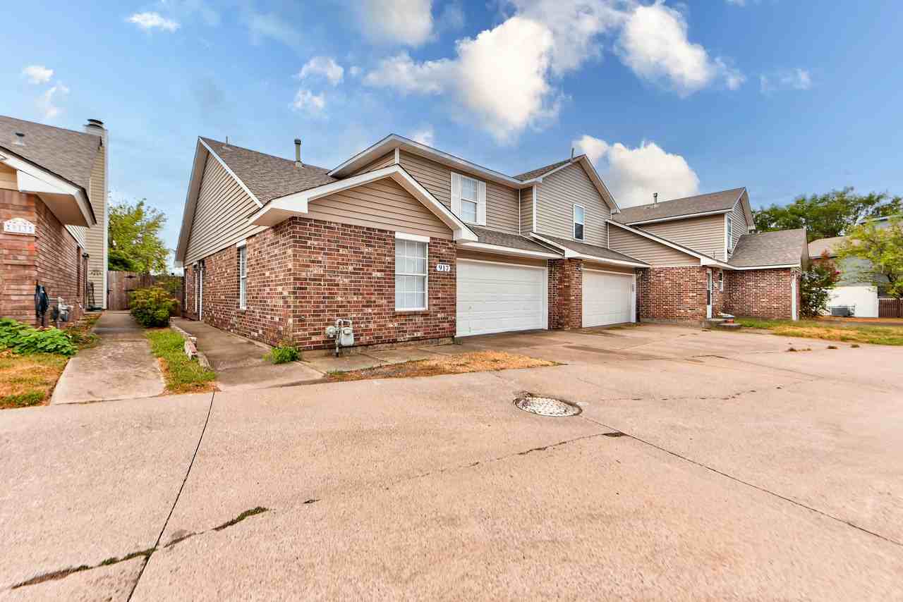 917 Rambling Oaks Dr #1 - Photo 2 of 31