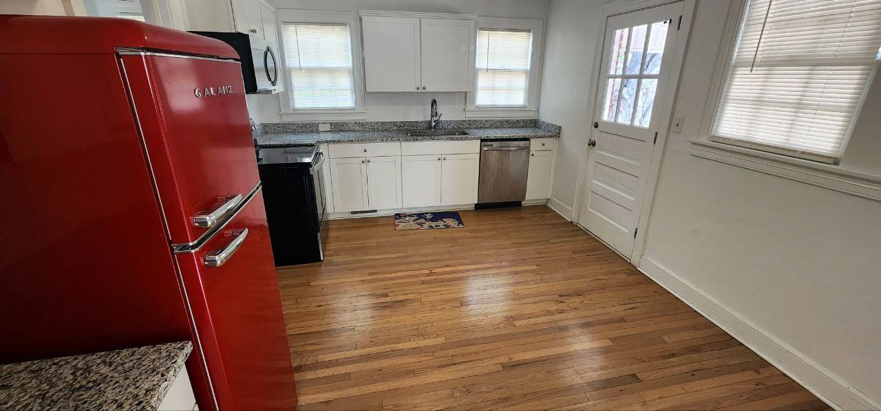 504 N Arendell Ave #1 - Photo 7 of 13