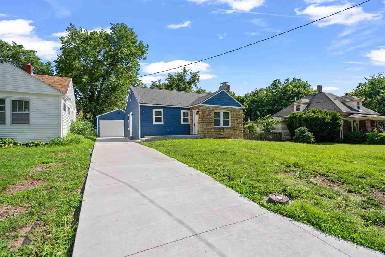 3313 Sw Front St - Photo 2 of 30