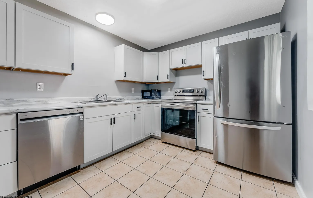 471 Dallas Street - Photo 4 of 13