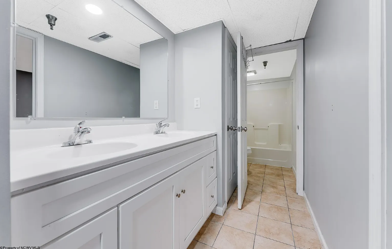471 Dallas Street - Photo 5 of 13